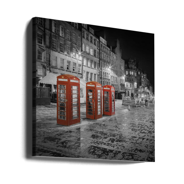 Evening impression of the Royal Mile in Edinburgh - Colorkey Square Canvas Art Print